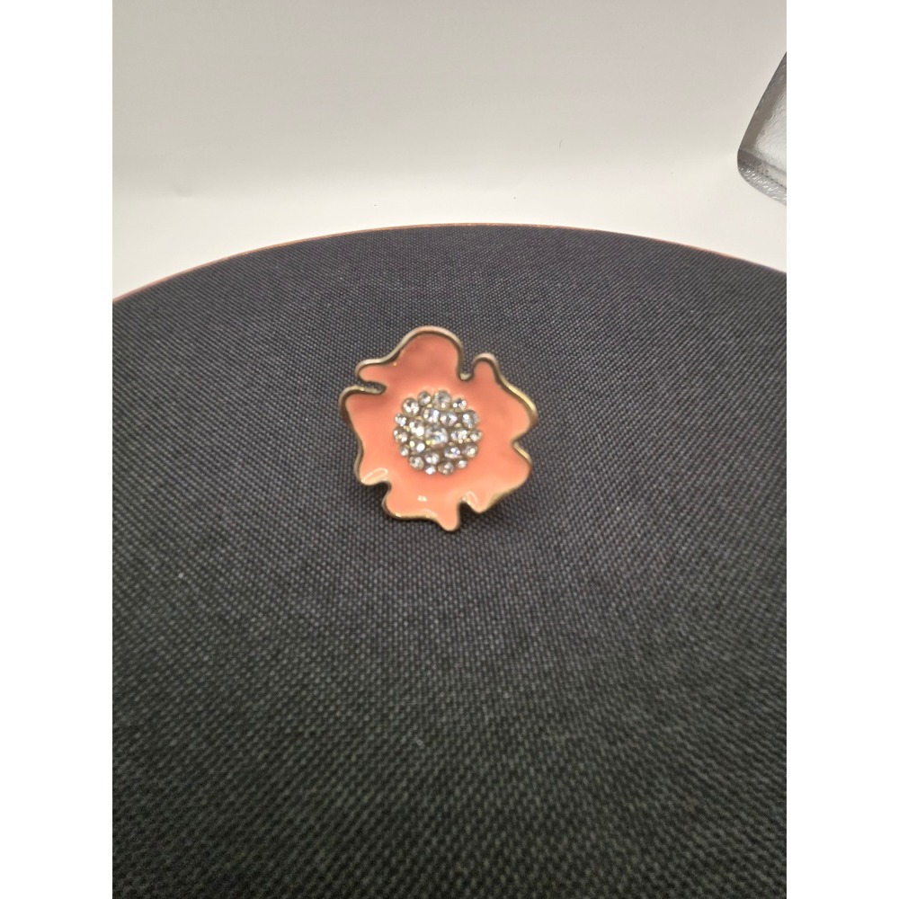 Peach Enamel Flower Cocktail Ring Rhinestone Center Gold Tone Size 6.25